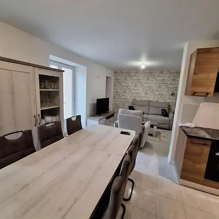 別荘 Belle Maison Au Bord Du Plan D'eau Saint-Jean-dʼAngély