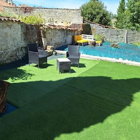 Belle Maison Au Bord Du Plan D'eau 別荘 *