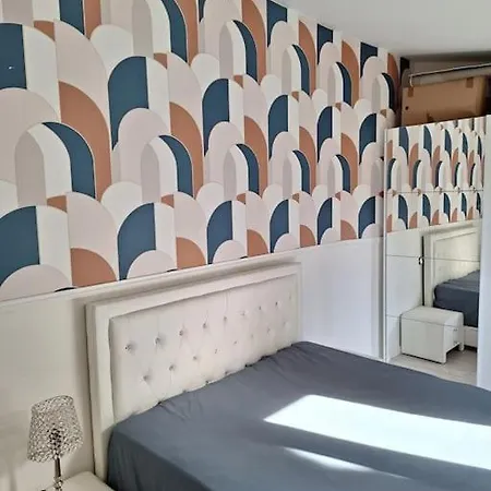 Belle Maison Au Bord Du Plan D'eau