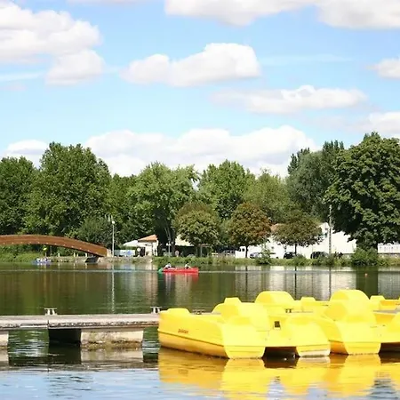 Belle Maison Au Bord Du Plan D'eau 別荘 *
